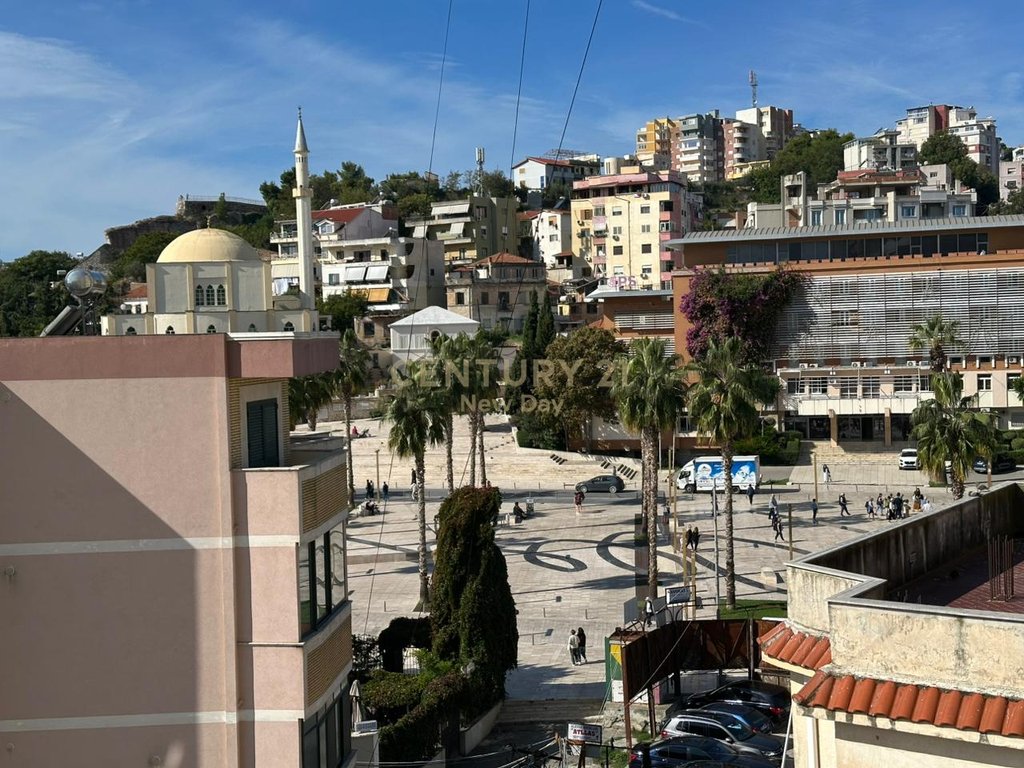 Jeper me Qira Apartament 1+1 në Qender te Durrësit 40000 Leke