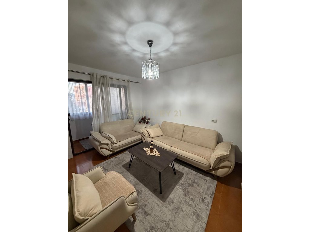 Apartament 2+1 Me Qira në Qendër Shkodër - 350€