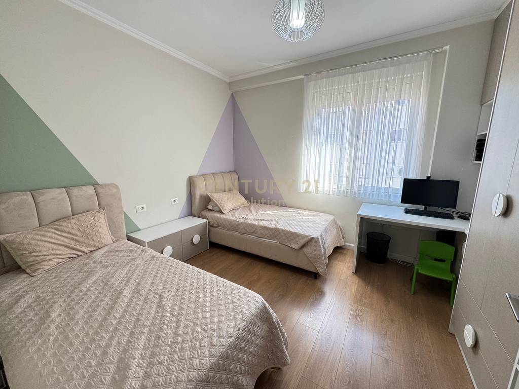JEPET ME QIRA APARTAMENT 2+1+2 NE YZBERISHT