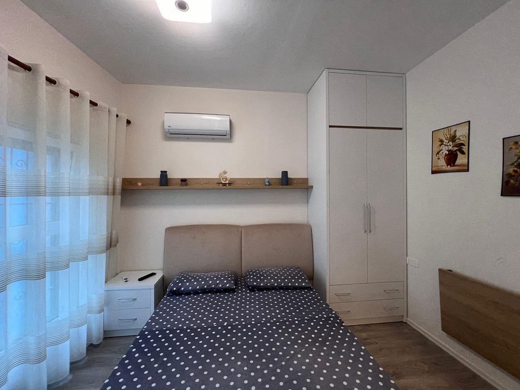 Mangalem 21, Japim me qira garsoniere