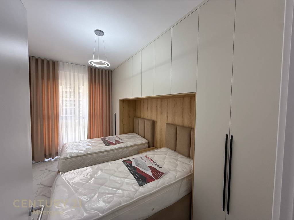 JEPET ME QIRA APARTAMENT 2+1+2, REZIDENCA AURA, LAPRAKË!
