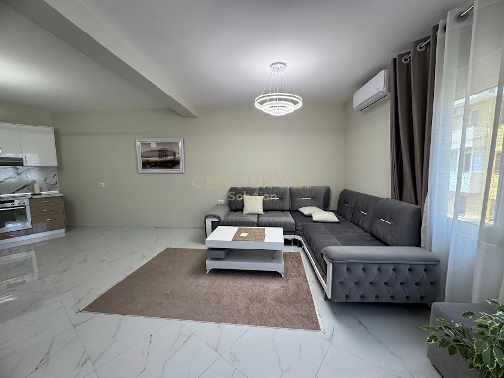 JAPIM ME QIRA APARTAMENT 1+1+ POST PARKIMI PRANE PROKURORISE