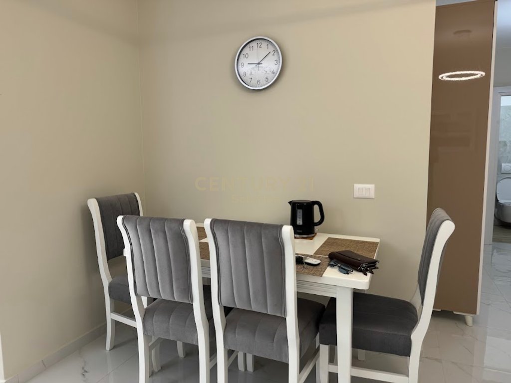 JAPIM ME QIRA APARTAMENT 1+1+ POST PARKIMI PRANE PROKURORISE
