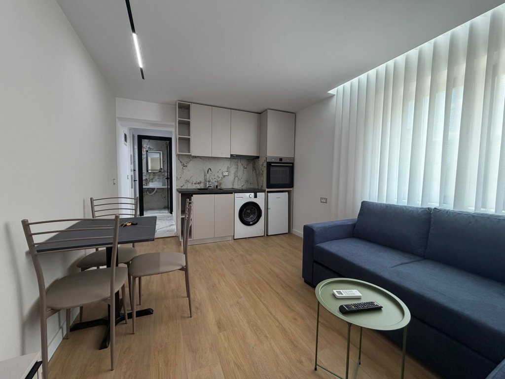 Shkolla e Baletit, Shesim apartament 1+1