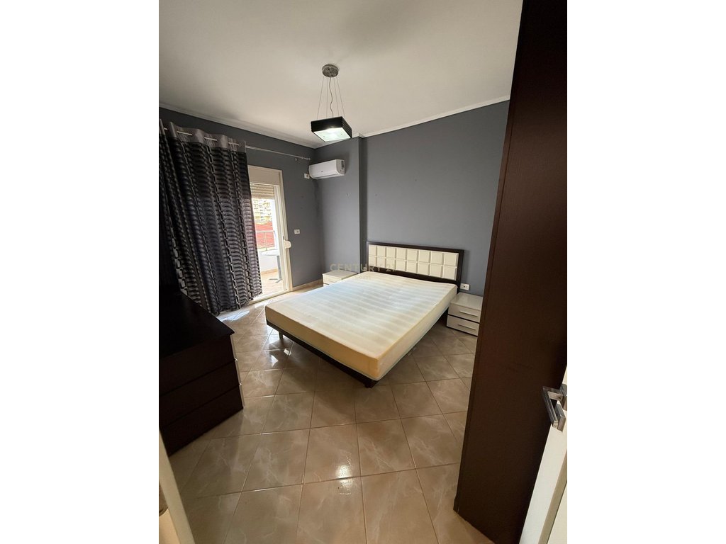 Jepet me qira Aparatament 2+1 totalisht i rinovuar ne Skel prane Hotel Partner!