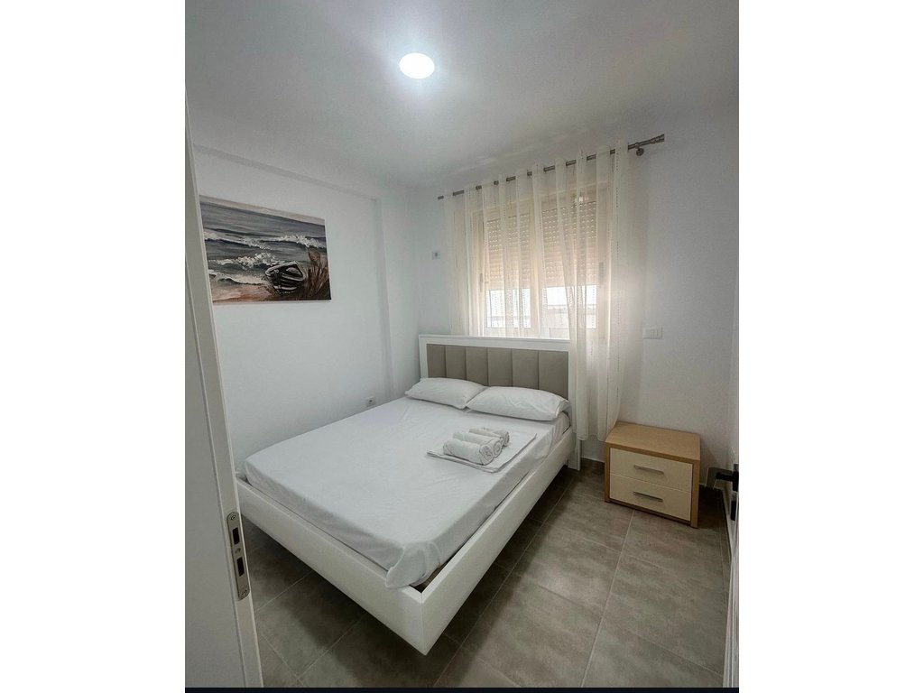 SHITET APARTAMENT ,ME PAMJE NE DET, 2+1+GARAZH  NE RRUGEN "DHIMITER KONOMI",!