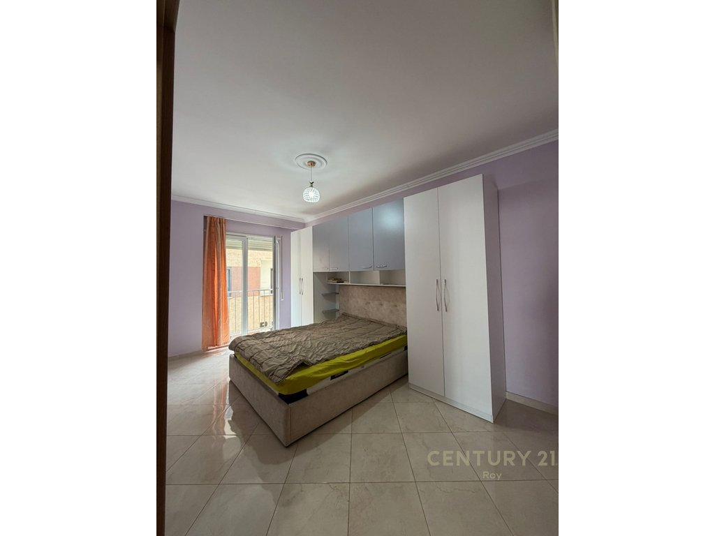 APARTAMENT 2+1+2 PER QERA NE QENDER TE DURRESIT!!!! - 500€ |