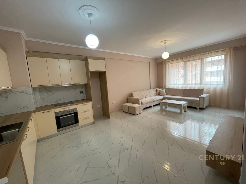 JEPET ME QIRA APARTAMENT 2+1+2 TEK URBAN GATE NË ASTIR