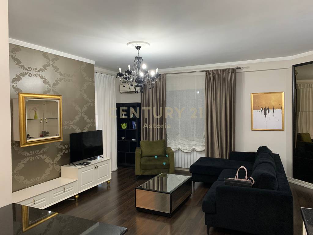 Jepet me qira apartament i bollshëm 2+1+2 me ballkon të mbyllur