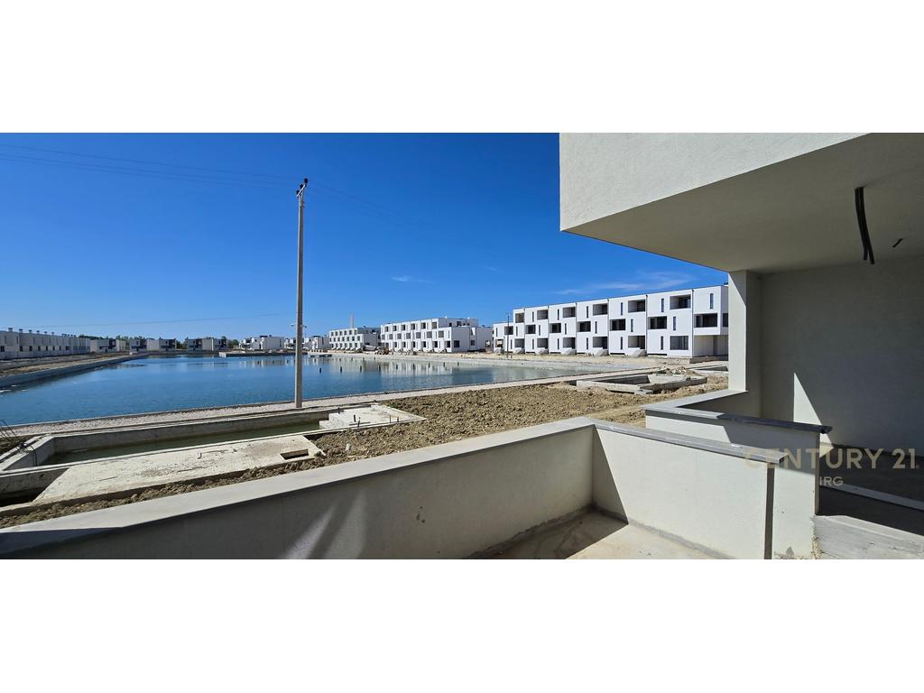 VILE 3-KATESHE ME PISHINE TE TURQUOISE MARINA, GJIRI I LALEZIT!