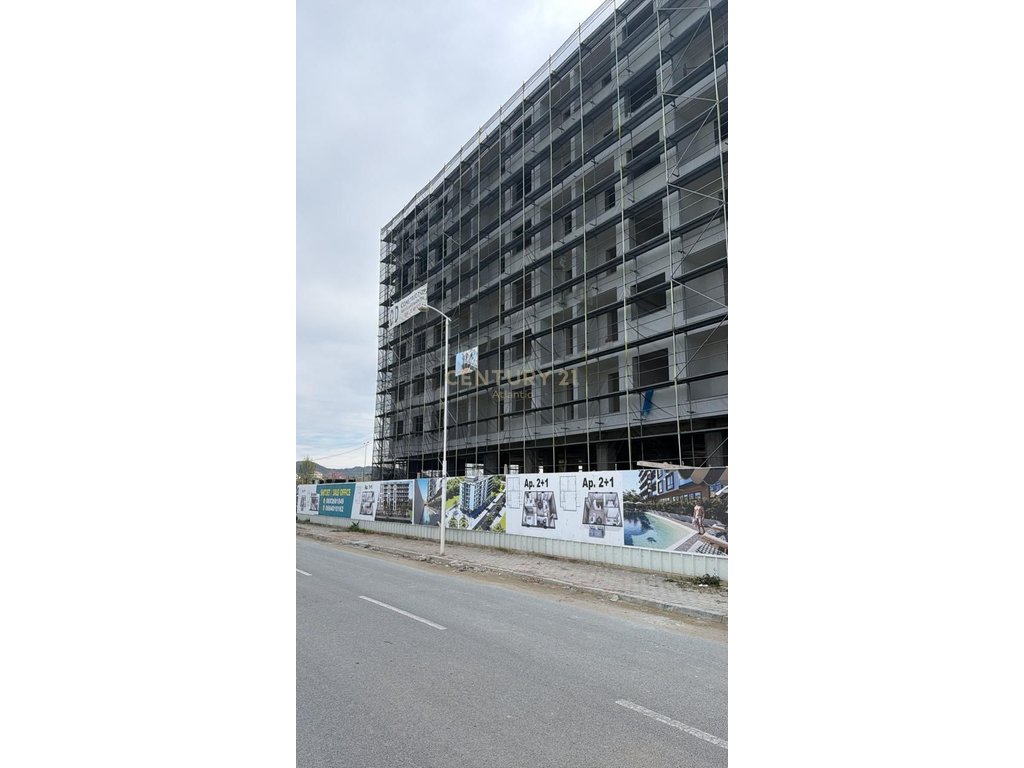 SHITET APARTAMENT 1+1 NE PALLAT TE RI I PERFUNDUAR NE MALIN E ROBIT GOLEM !