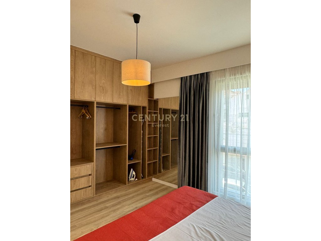 GJIMNAZI PARTIZANI, SUPER APARTAMENT 1+1 PER QIRA