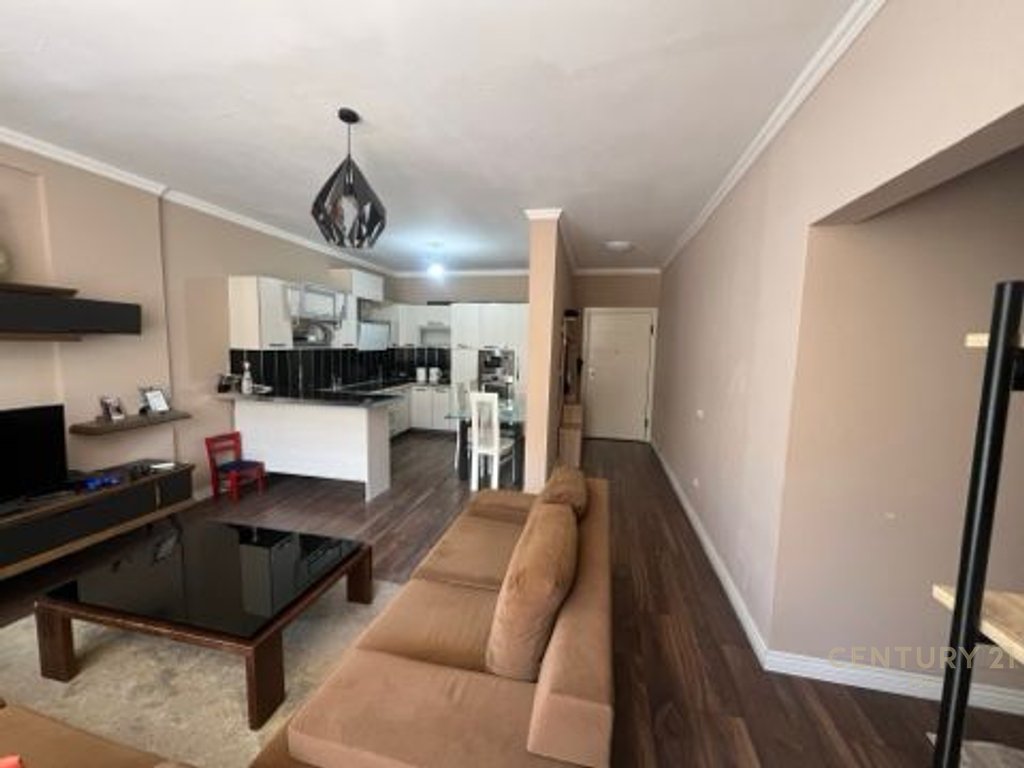 Fresk, Apartament 2+1+Kuzhine te vecuar!