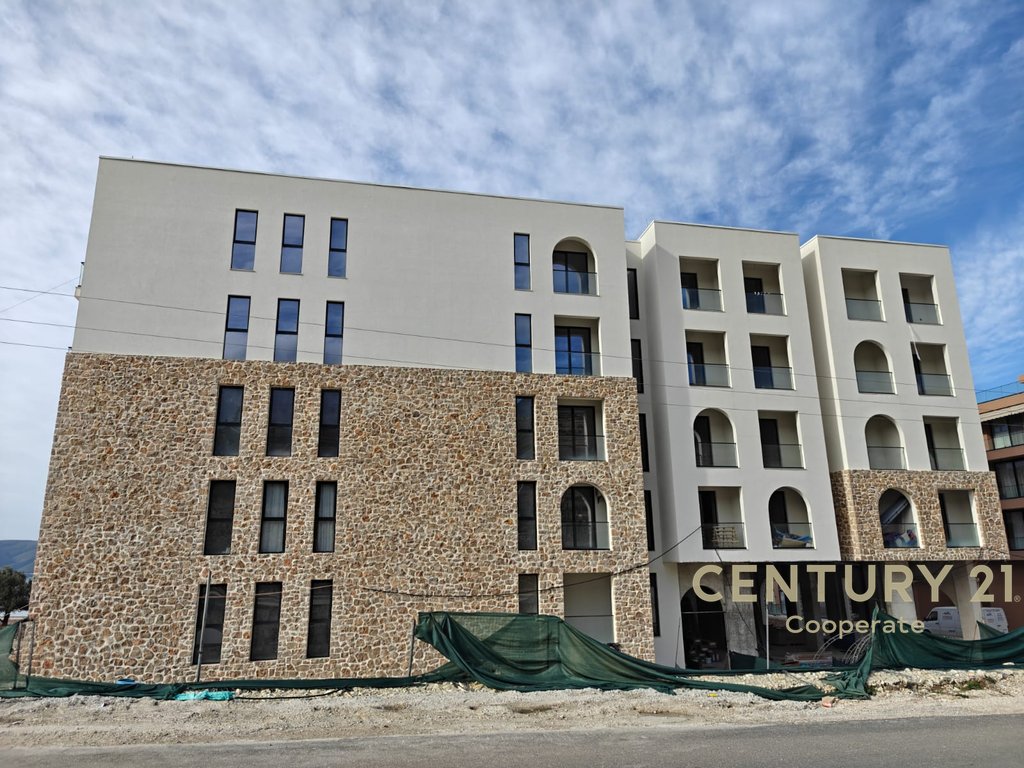 SHESIM APARTAMENT 2+1+2, VIJE E PARE, LUNGOMARE RADHIME
