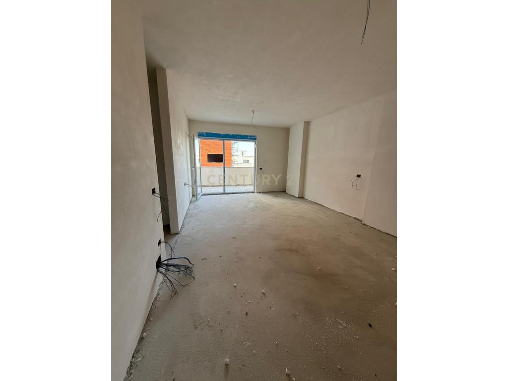 SHITET APARTAMENT 3+1+2+POST PARKIMI TEK METROPOLITAN RESIDENCE NE KAMEZ! (SIMA COM)