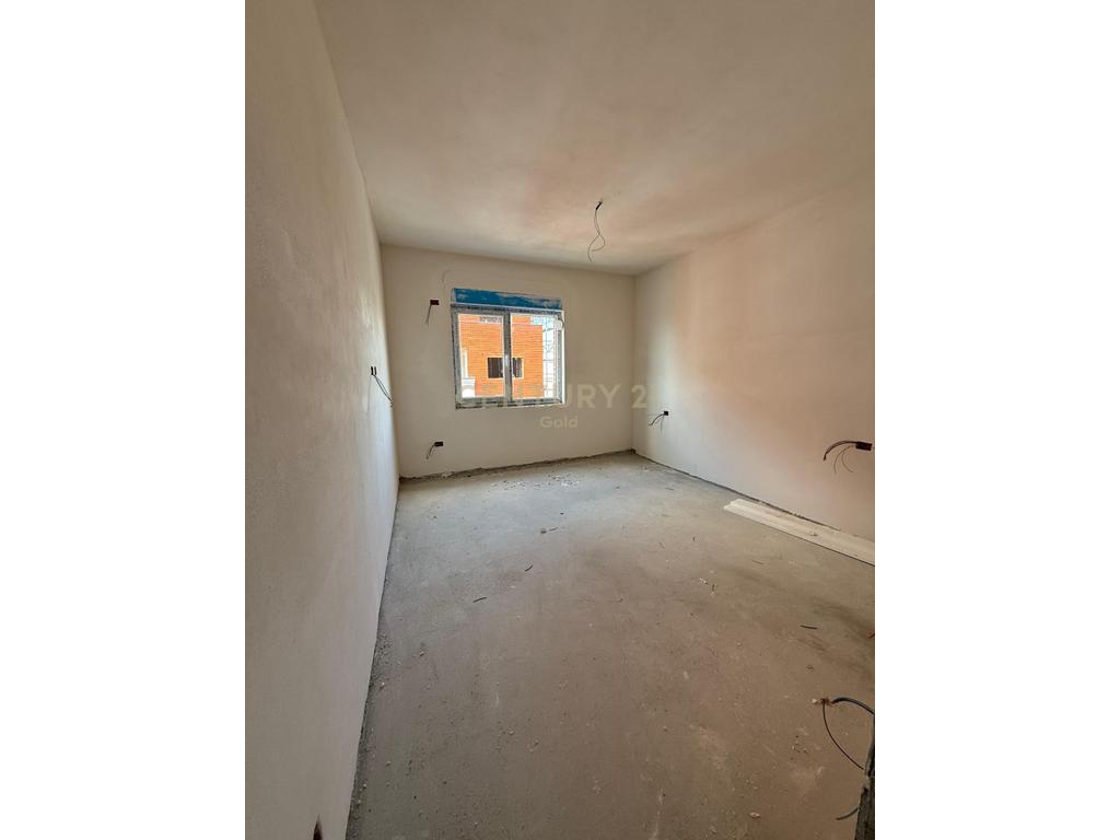 SHITET APARTAMENT 3+1+2+POST PARKIMI TEK METROPOLITAN RESIDENCE NE KAMEZ! (SIMA COM)