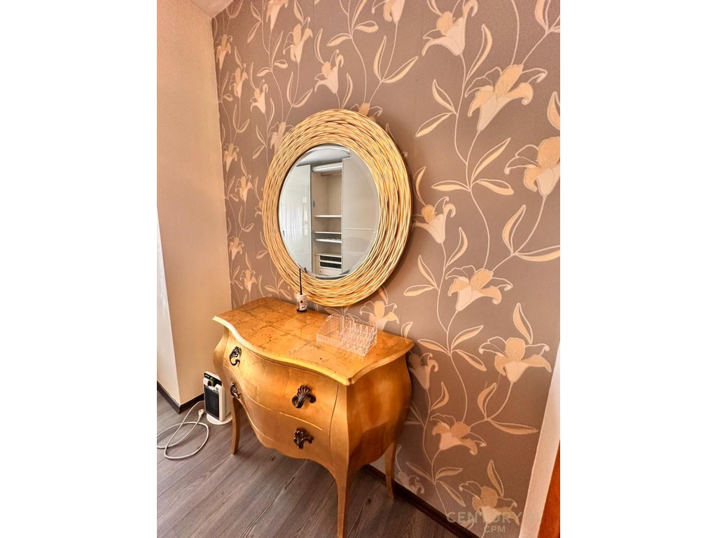 Apartament 2+1+2 me Qira pranë Juridikut, Ish-Bllok