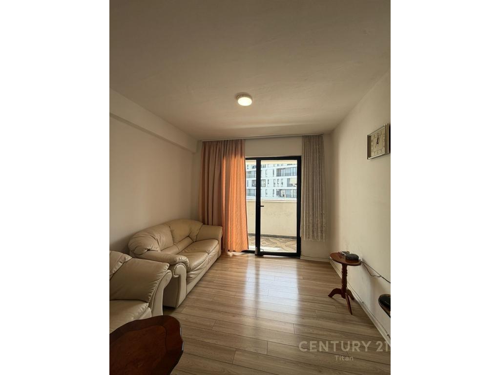 Shitet apartament 2+1 tek 5 Maji