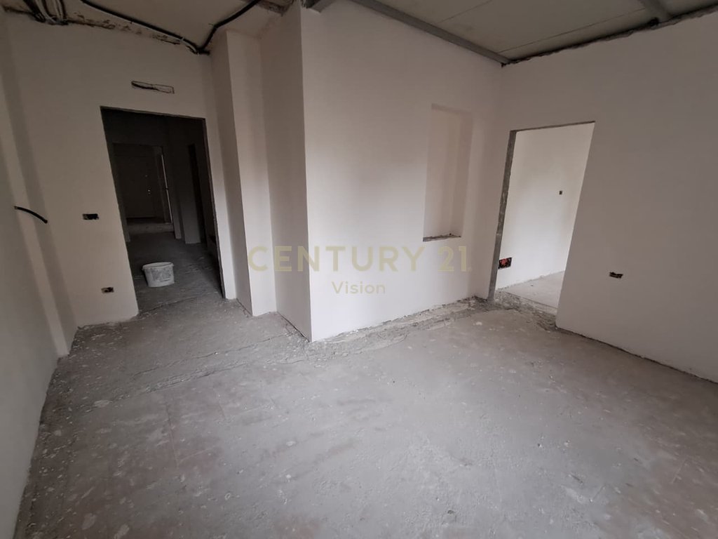 Apartament 3+1+3 tualete Për Shitje pranë Pedonales, Shkodër
