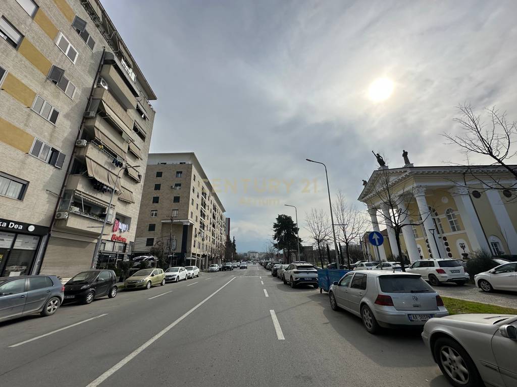 APARTAMENT 2+1 PER SHITJE NE KINOSTUDIO !