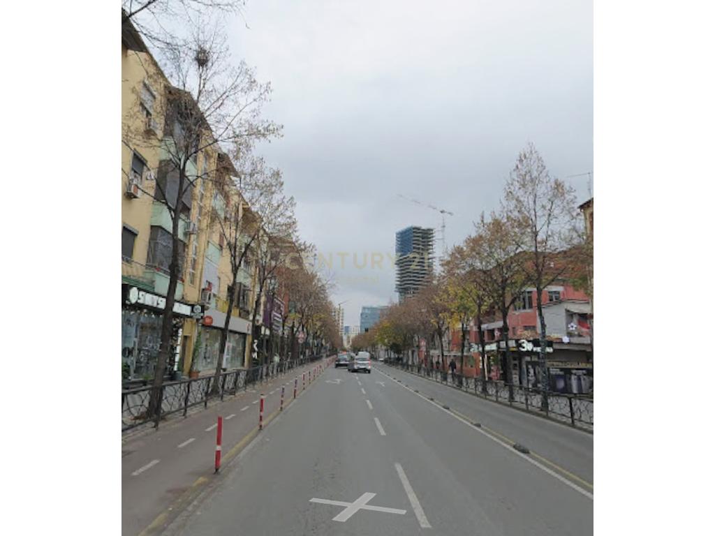 Shesim Dyqan dhe 2 Garsoniere buze Rruges se Durresit, Tirane!