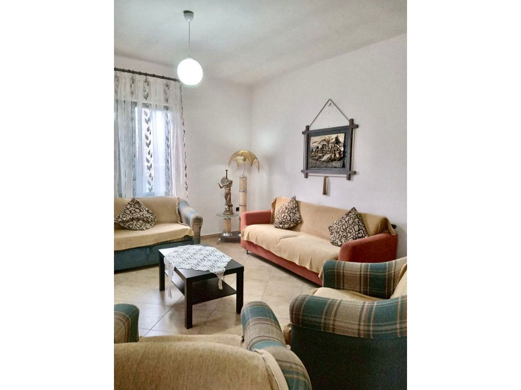 Shtëpi 2+1 Me Qira në Ali Demi, Tiranë