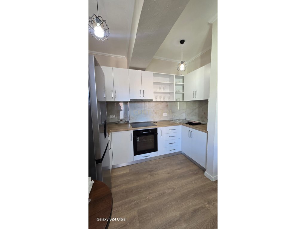 Apartament 2+1 me Qira pranë Muzeumit, Durres !