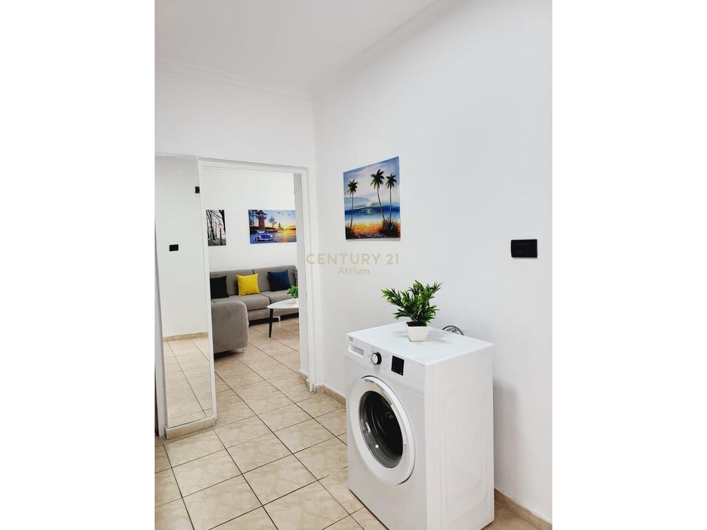 JEPET ME QIRA APARTAMENT 1 + 1 TEK SHKOLLA E KUQE !!