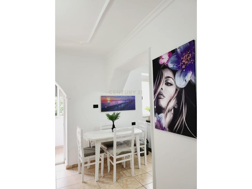 JEPET ME QIRA APARTAMENT 1 + 1 TEK SHKOLLA E KUQE !!