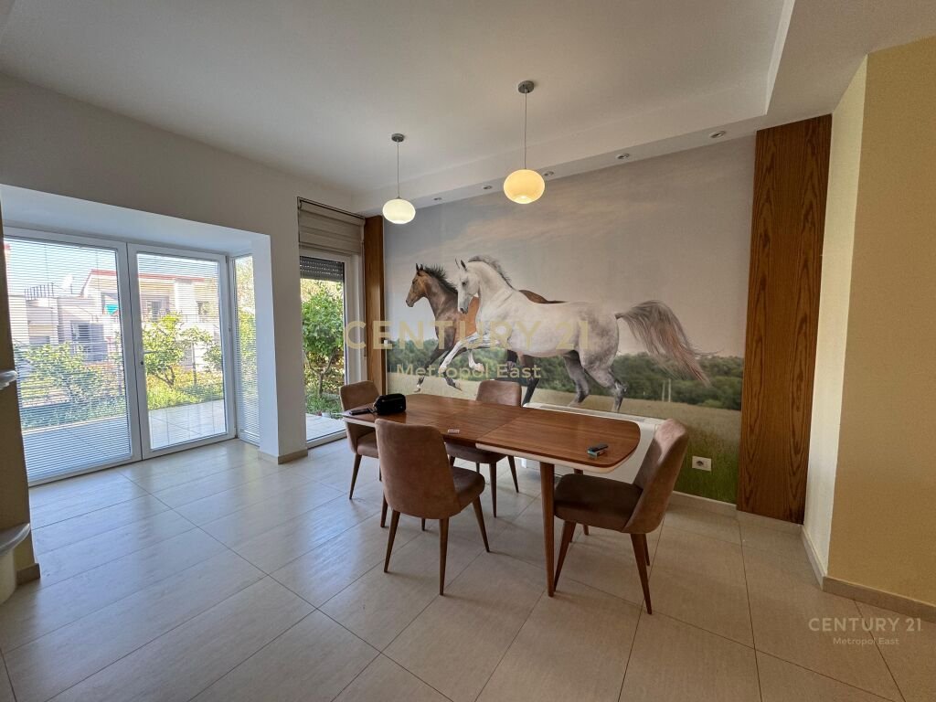 Shitet Vilë  në "Sunrise Residence", pranë TEG