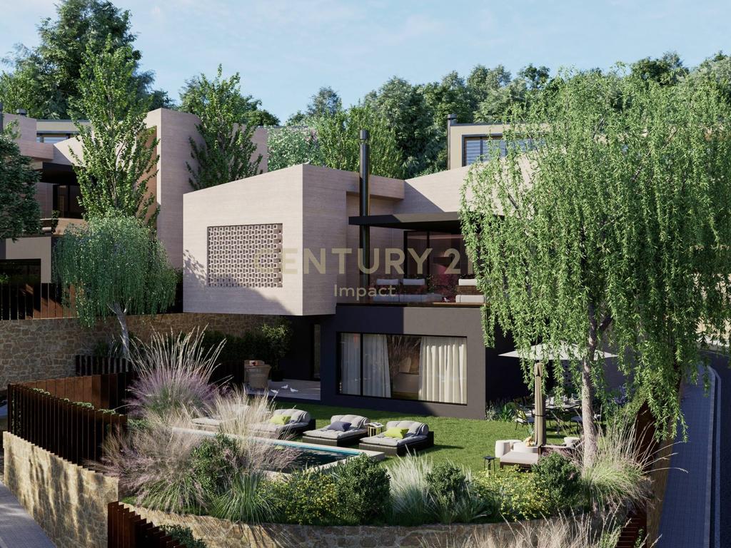 Vilë e bashkangjitur 3+1+4 Për Shitje në Mjull - Bathore, Tiranë - 601,000€ | 375.5 m²