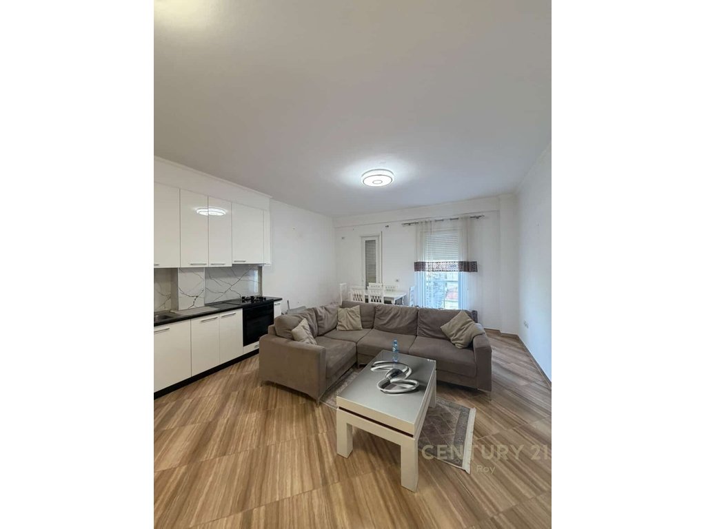 APARTAMENT 2+1+2 PER QERA NE QENDER TE DURRESIT!!!! - 500€ | 87 m²