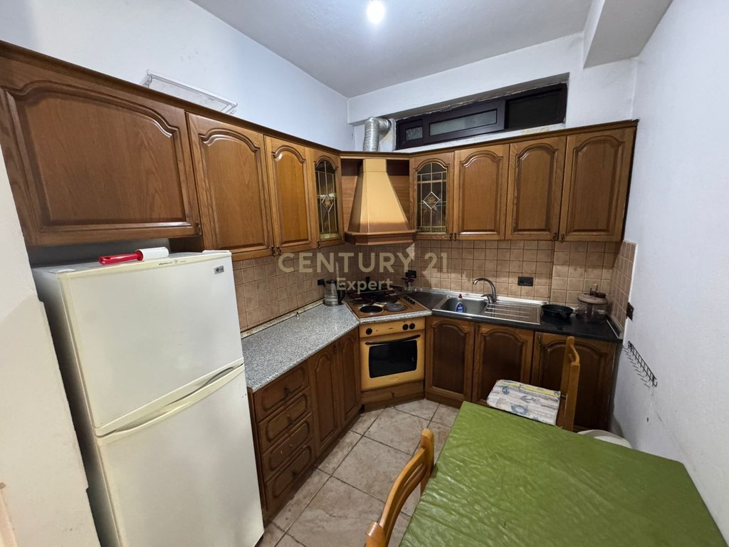 APARTAMENT 3+1+2 PRANE QENDRES PER QIRA