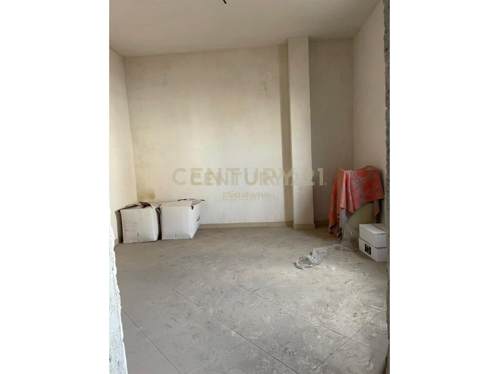 Vilë per Shitje në Rrugen Aleksander Goga, Durrës - 160,000€ | 411 m²