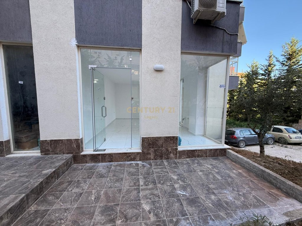 Ambient Biznesi me Qira – Pranë Aksit Kryesor Rrugor, Fresk