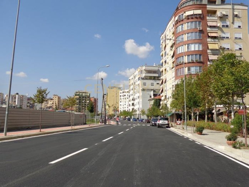 Apartament 3+1+2 per shitje tek Rruga e Kosovareve.