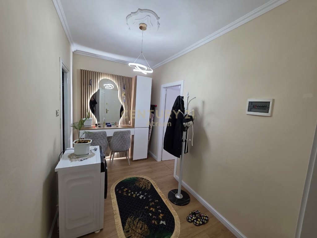 SHITET APARTAMENT 1+1 NE ZONEN E PORCELANIT (MBRAPA U.E.T)
