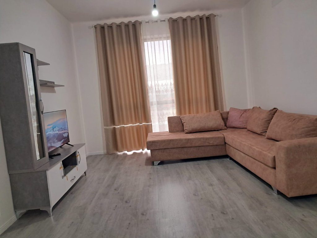 Apartament 2+1+2 Me Qira në sheshi Shqiponja , , Tiranë - 600 mije leke  | 98 m²