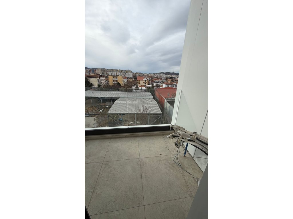 Apartament 2+1+2 Me Qira në sheshi Shqiponja , , Tiranë - 600 mije leke  | 98 m²