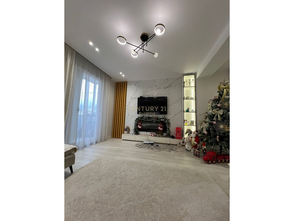 Apartament 2+1 Për Shitje në Stadiumi Dinamo