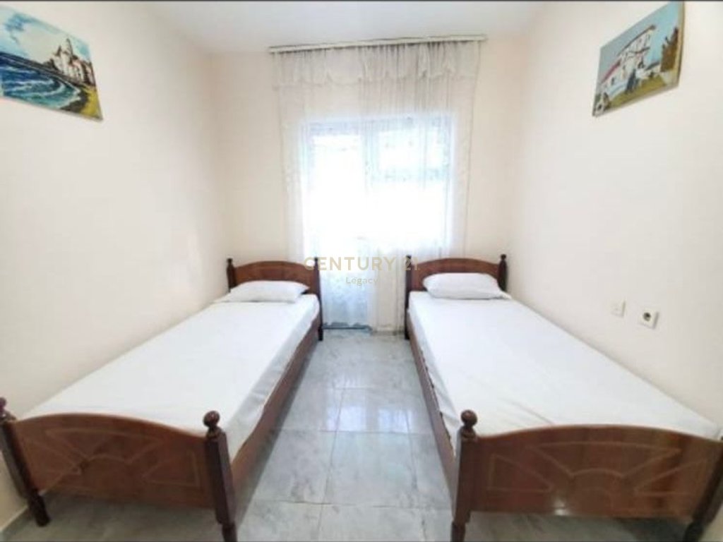 Shitet apartament 2+1 në Pogradec