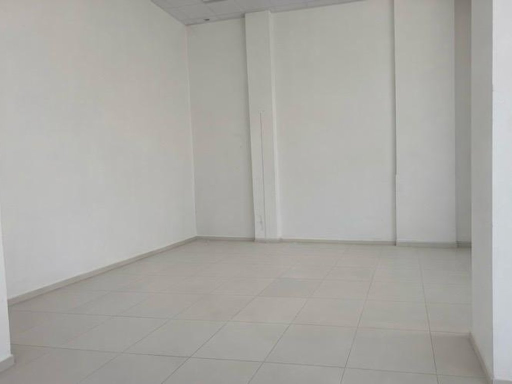 Ambient Komercial me Qira në Rrugën Barrikadave