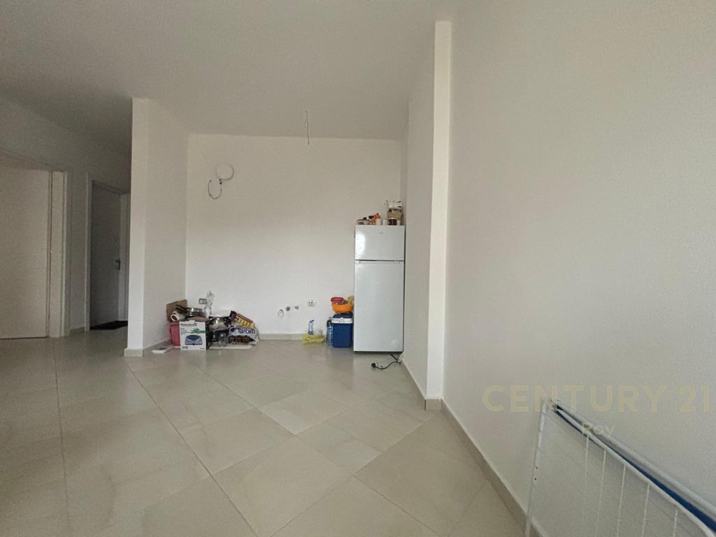 APARTAMENT 1+1 PER QIRA NE SHKEMBIN E KAVAJES!