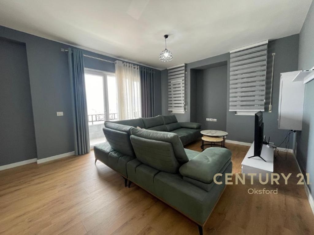 APARTAMENT PËR QIRA 2+1+2+POST PARKIMI TE KOPSHTI BOTANIK!