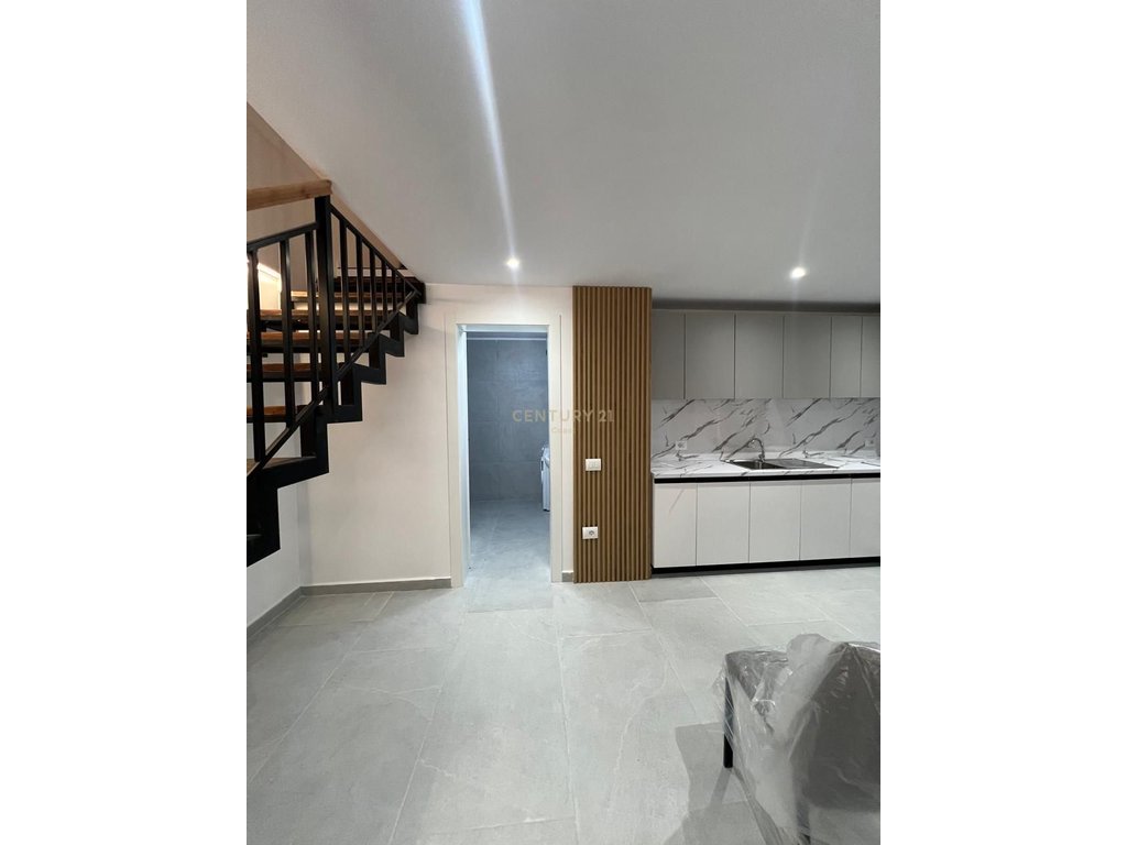 Exclusive Luxury Duplex 100 m from the Sea | Lungomare 1, Vlore