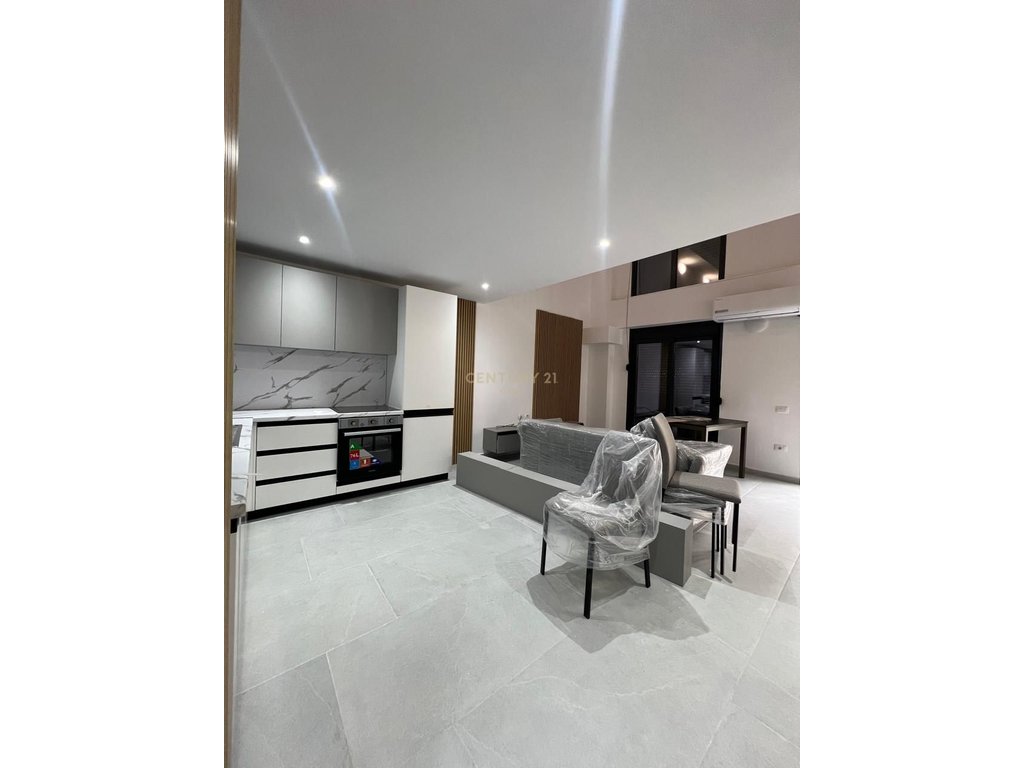 Exclusive Luxury Duplex 100 m from the Sea | Lungomare 1, Vlore