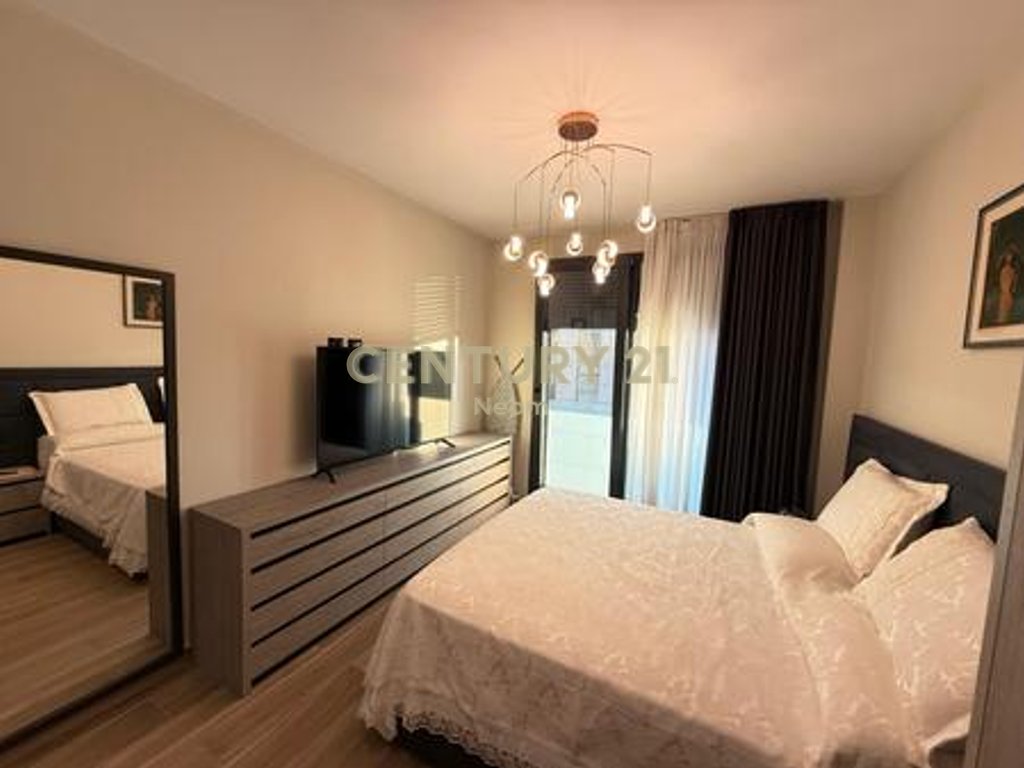 JEPET ME QIRA APARTAMENT MODERN 2+1+2 POST PARKIMI  NE REZIDENCEN SOFIA  - TEG!