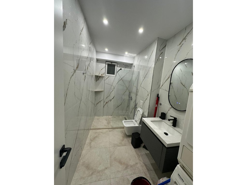 Apartament 1+1 Me Qira në Bulevardi Zogu i Parë, perball ringut mbrapa
Tirana bank Tiranë - 700€ | 55 m²