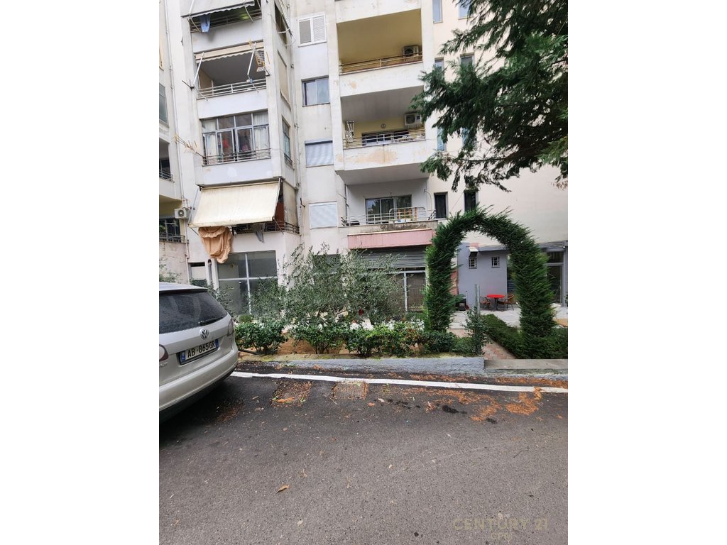 Ambient Komercial kat 0 për shitje prane Xhangollit ne Fresk, Tiranë - 230,000€ | 105.5 m²