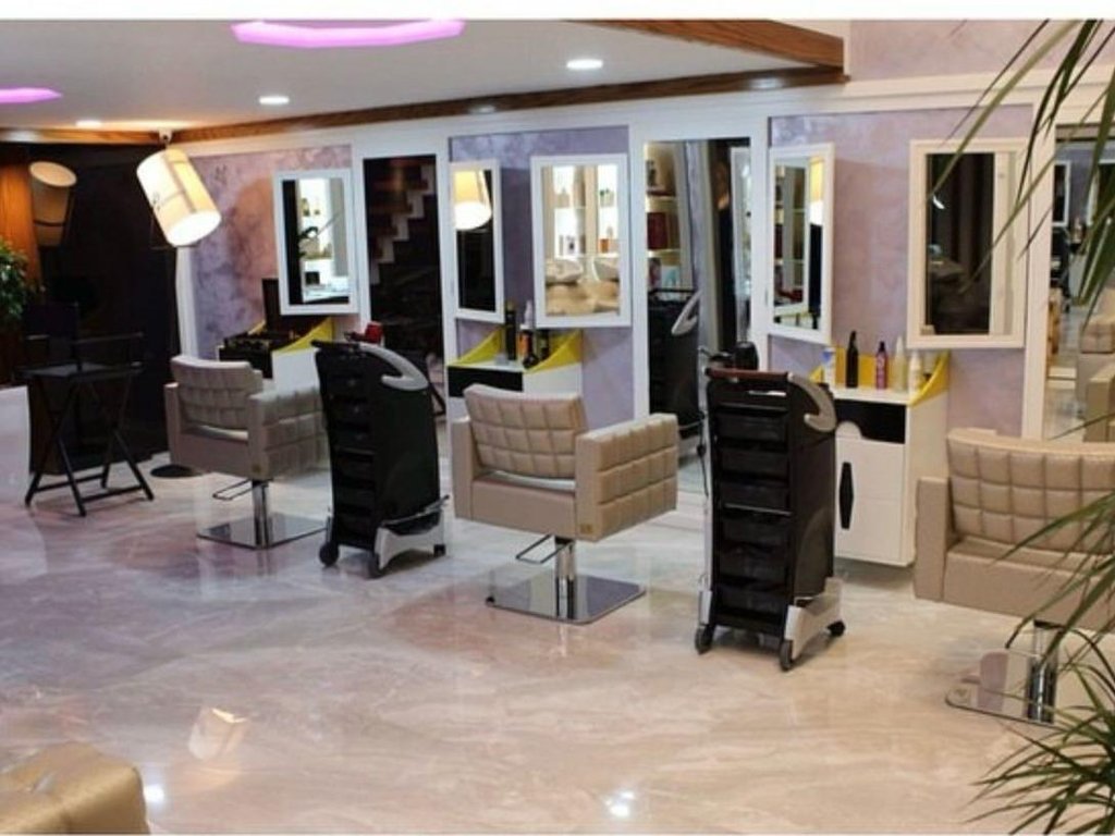 Pranë SPAK-ut | Shitet Ambient Duplex 330,000 € + Biznes! Totalisht i Mobiluar për Estetikë & Parukeri!